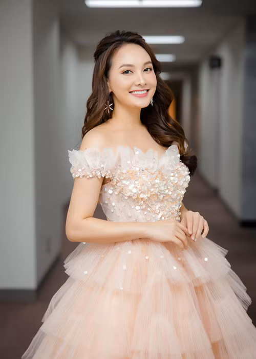 Bảo Thanh rạng rỡ tham gia lễ trao giải VTV Awards 2020 diễn ra cách đây ít ngày.