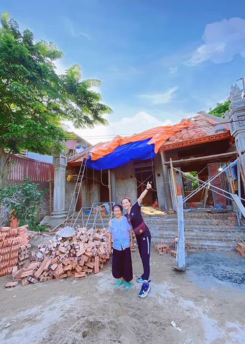 Bảo Thanh tiết lộ chuyện xây nhà cho bà ngoại ở quê.