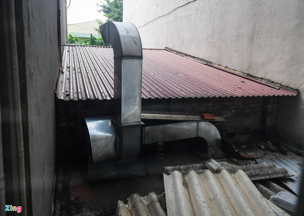 Cơ sở sản xuất pate Minh Chay khá nhỏ, chỉ nằm gọn trong một căn nhà cấp 4.