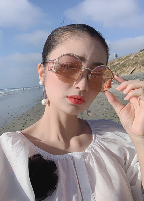 Nữ diễn viên cho biết, một trong những động lực giúp cô hòa nhập cuộc sống ở Mỹ là lời hỏi thăm của khán giả và bạn bè.