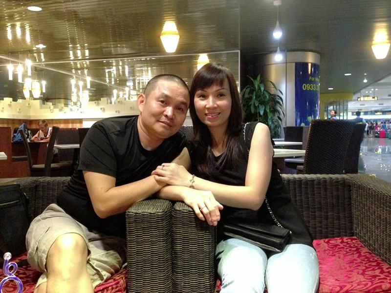 Xuân Hinh không ít lần tâm sự, anh cảm thấy biết ơn vì vợ luôn ủng hộ anh và chăm sóc cho hai con khôn lớn.