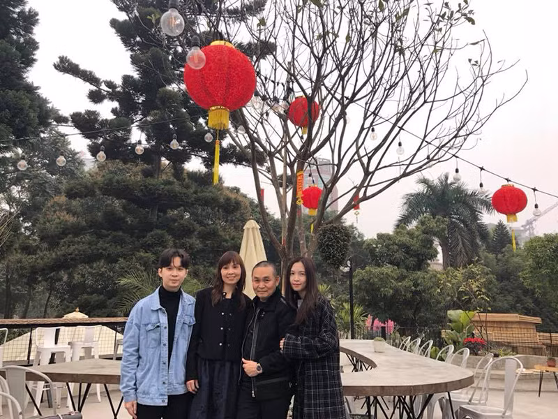 Các con của "vua hài đất Bắc" có năng khiếu nghệ thuật nhưng không nối nghiệp bố. Xuân Hinh cho biết, anh tôn trọng sở thích của các con, cho các con theo đuổi những gì đam mê.