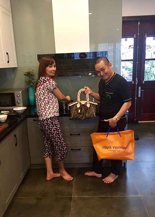 Vợ chồng "Vua hài đất Bắc" dành cho nhau sự trân trọng để giữ lửa hôn nhân.