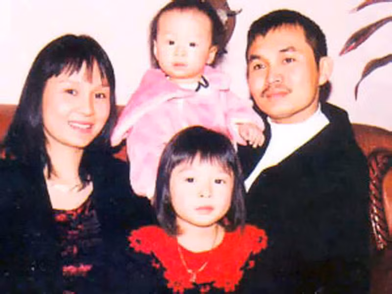 Vợ chồng Xuân Hinh có hai con đủ nếp đủ tẻ. Con gái của cặp đôi tên Bảo Linh, còn con trai tên Xuân Quang.