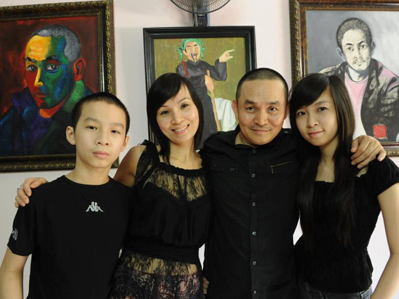 Con gái và con trai của Xuân Hinh đều trưởng thành, ngoan ngoãn và giỏi giang.