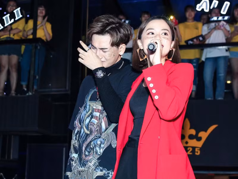 Rời cuộc thi, học trò của Thu Minh tung ra các sản phẩm âm nhạc nhưng chưa có bản hit trong tay. Ali từng chia sẻ, anh gặp khó khăn khi chọn nhạc điện tử thay vì ballad được ưa chuộng. Ảnh: Zing