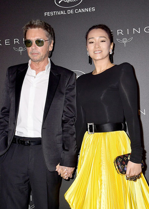 Jean Michel Jarre từng được tạp chí People bầu chọn là "Nhân vật của năm". Các liveshow của ông đến nay vẫn luôn thu hút lượng khán giả đông đảo.