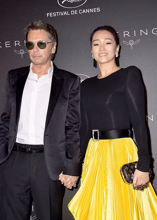 Jean Michel Jarre từng được tạp chí People bầu chọn là "Nhân vật của năm". Các liveshow của ông đến nay vẫn luôn thu hút lượng khán giả đông đảo.