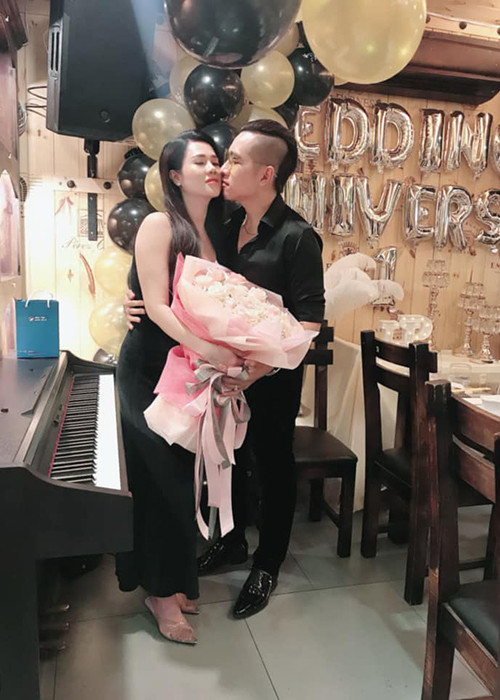 Tiêu Quang tổ chức tiệc kỷ niệm 1 năm kết hôn cùng Ngọc Bích.