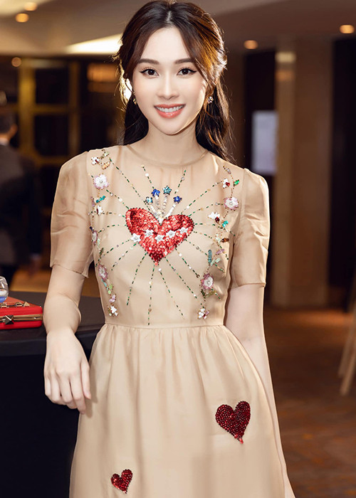 Hoa hậu Việt Nam may mắn nhất có lẽ là Đặng Thu Thảo. Sau khi đăng quang mùa giải năm 2012, cô hẹn hò rồi kết hôn với doanh nhân Trung Tín.