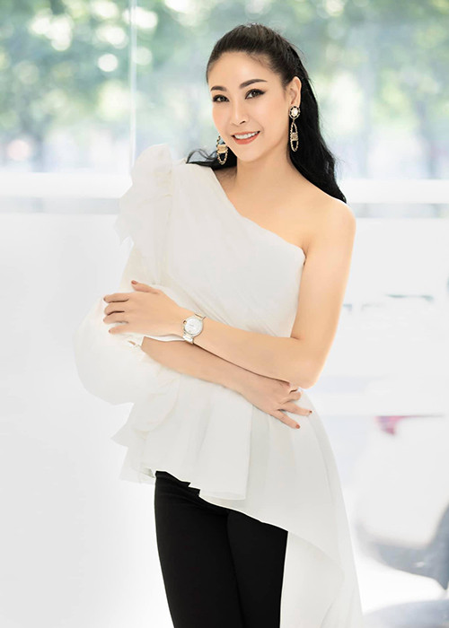 Giàu không kém cạnh Mai Phương Thúy là Hà Kiều Anh - Hoa hậu Việt Nam 1992.