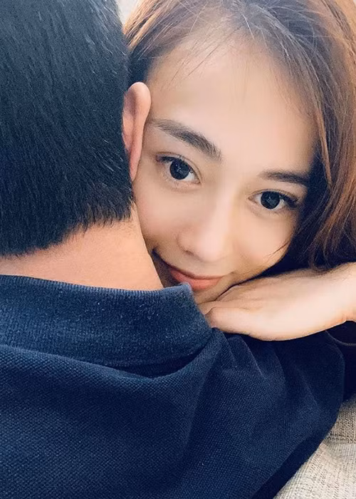 Công khai bạn trai cách đây chưa lâu, tuy nhiên mới đây, diễn viên Phương Oanh cho biết cô đã chia tay bạn trai. Về lý do đường ai nấy đi, Phương Oanh bảy tỏ, cả hai nhận ra có nhiều vấn đề chưa phù hợp.