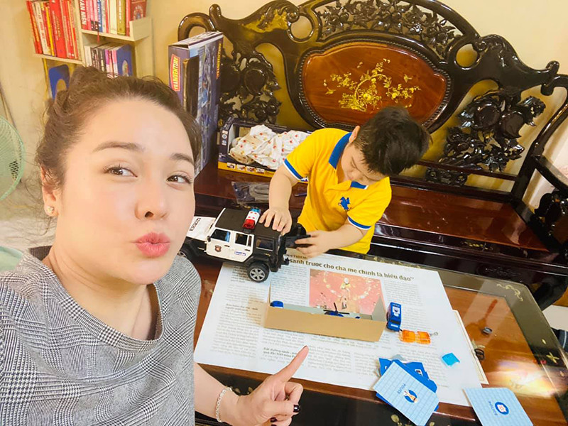 Cách đây 1 tháng, vào sinh nhật của mình, Nhật Kim Anh cũng về Cần Thơ để chơi với con trai.