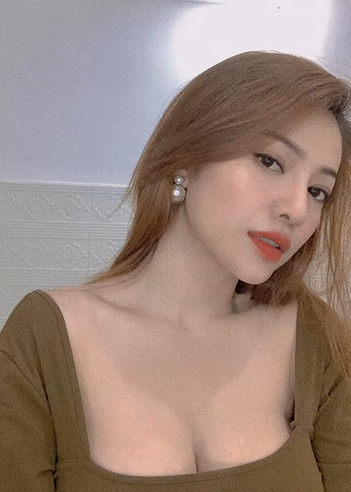 Mia theo đuổi dòng nhạc dance.