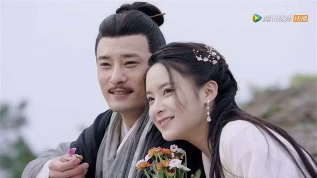 Nhờ có Trương Vô Kỵ dùng Hắc Ngọc Đoạn Tục Cao của Triệu Mẫn tặng, Ân Lê Đình đã khôi phục sức khỏe và võ công. Sau cùng, anh quyết định cùng Dương Bất Hối kết duyên vợ chồng. Dù không thành đôi với Kỷ Hiểu Phù song Ân Lê Đình lại nên duyên với con gái của tình cũ. Nhiều người ví ân oán giữa Ân Lê Đình - Dương Tiêu là "anh cướp vợ tôi, tôi cướp con gái anh".