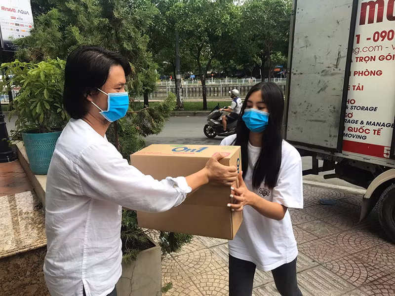 Trở về từ cuộc thi Hoa hậu Thế giới, Tiểu Vy tiếp tục đồng hành với vai trò Hoa hậu Việt Nam 2018.