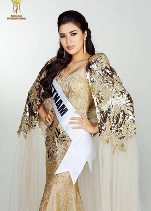 Dù bị tước danh hiệu á khôi nhưng người đẹp gốc Bắc Ninh vẫn âm thầm lên đường tham gia cuộc thi sắc đẹp quốc tế. Sau khi trở về nước, Nguyễn Thị Thành bị phạt 22,5 triệu vì thi chui.