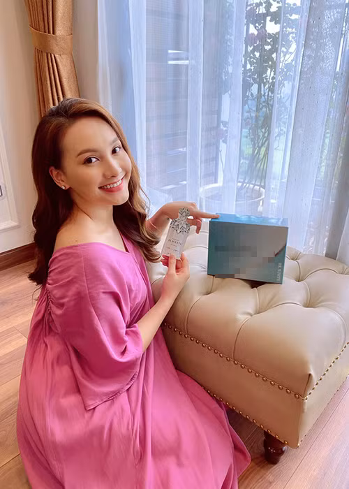 Thư của "Về nhà đi con" ngày càng quyến rũ sau khi tạm nghỉ đóng phim.