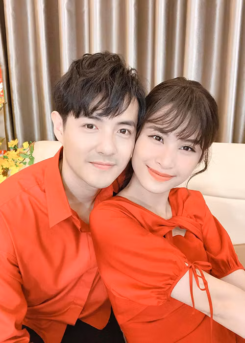 Đôi uyên ương dính như sam khi đã về chung một nhà.