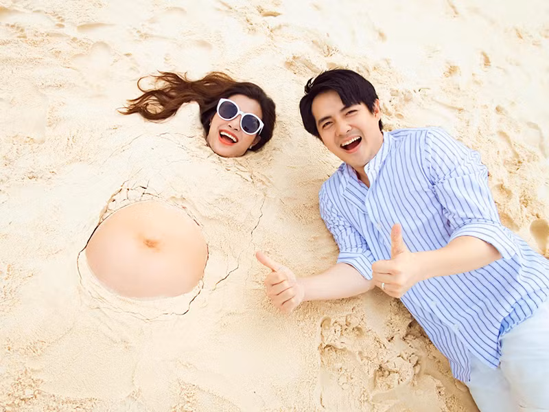 Đông Nhi thường xuyên chụp ảnh để lưu giữ những khoảnh khắc lần đầu mang thai.