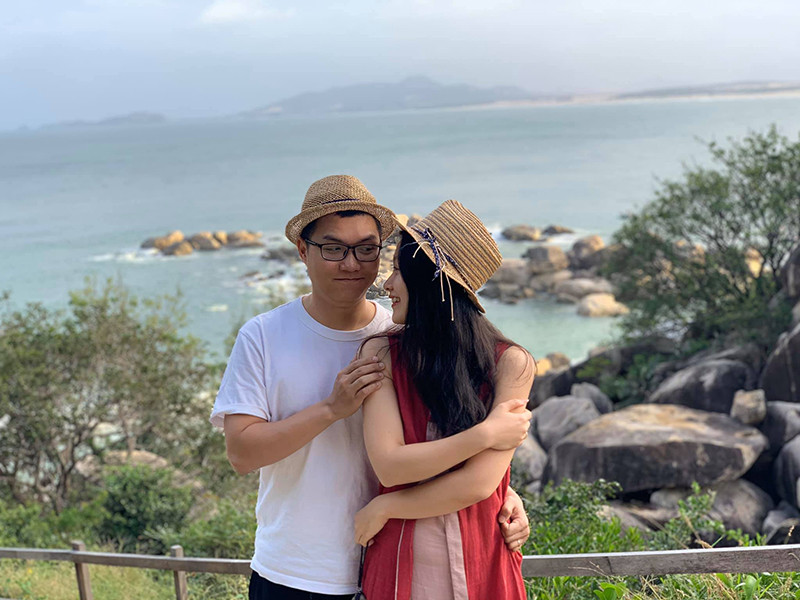 Về lý do sống kín tiếng, BTV “Thời sự 19h” cho biết, cô sợ "nói trước, bước không qua" cũng như chồng và gia đình chồng không quen với việc được quan tâm quá mức.