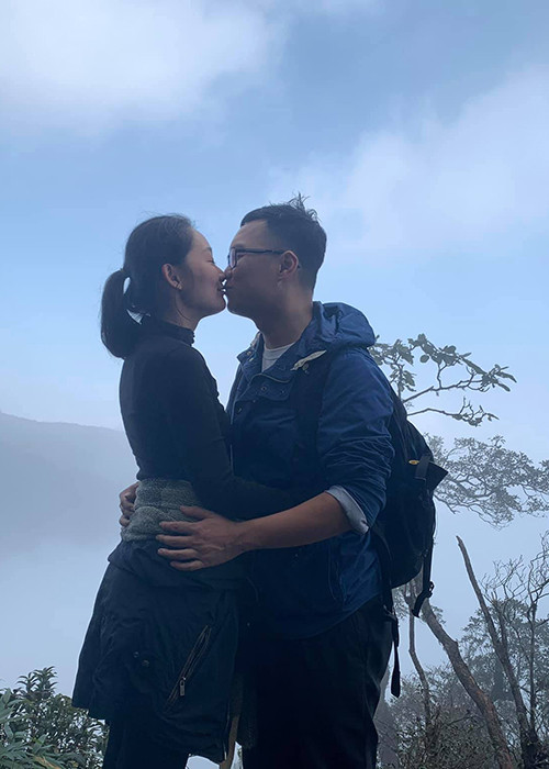 Trong lần hiếm hoi chia sẻ cuộc sống hôn nhân, Thu Hà kể lại chuyến trăng mật cùng nhau chinh phục đỉnh núi Ngũ Chỉ Sơn.