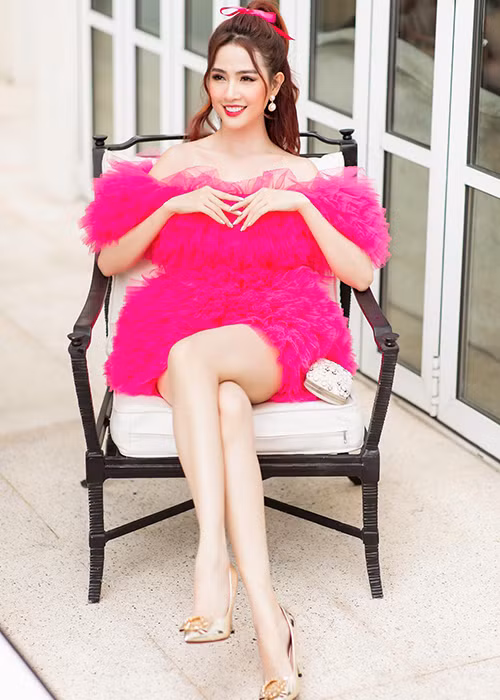 Nàng Thúy Kiều hiện đại trong phim "Kiều @" sở hữu gương mặt xinh đẹp cùng vóc dáng gợi cảm.