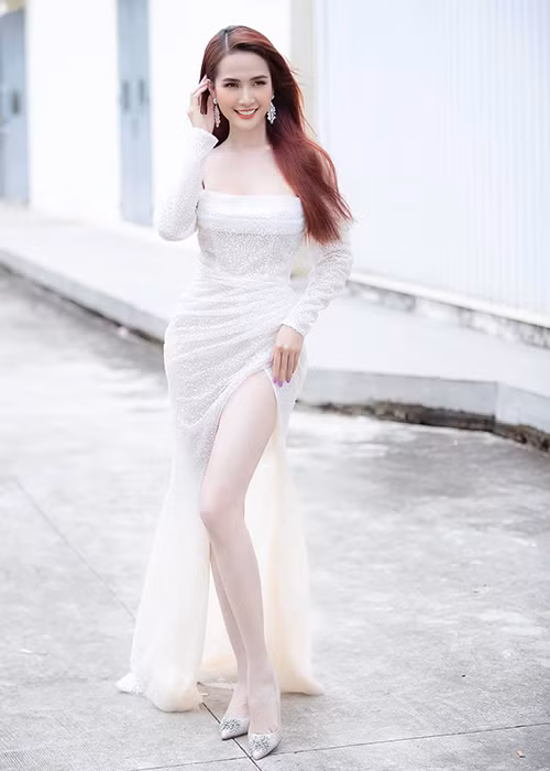 Khi đóng phim, Phan Thị Mơ có lợi thế lớn về ngoại hình.