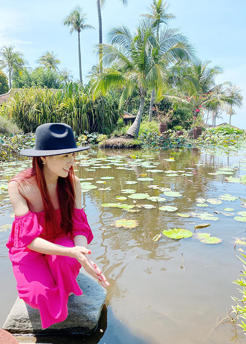 Trước khi đoạt vương miện Hoa hậu Đại sứ Du lịch Thế giới 2018, 9X từng tham dự cuộc thi Hoa hậu Việt Nam 2012.