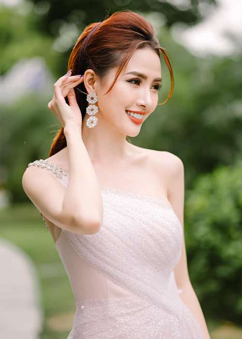 Mỹ nhân quê gốc Tiền Giang dừng chân ở top 5 cuộc thi Hoa hậu Việt Nam cách đây 8 năm.