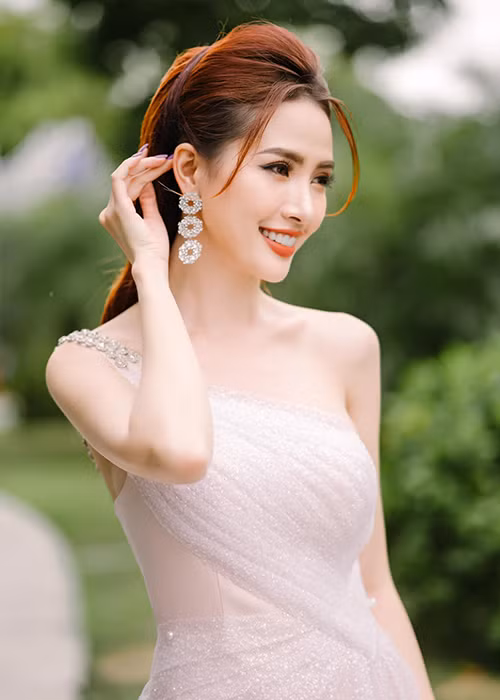 Mỹ nhân quê gốc Tiền Giang dừng chân ở top 5 cuộc thi Hoa hậu Việt Nam cách đây 8 năm.