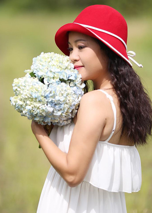 Năm 2015, Kim Huyền tạm dừng con đường nghệ thuật để sang Nhật du học. Đến tháng 11/2019, cô về thăm quê hương và kẹt ở lại vì COVID-19.