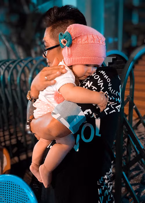 Bà xã của Khánh Đơn sinh con gái vào tháng 9/2019.