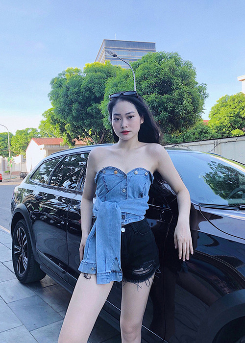 Lan Nhi không lép vế so với nhiều thí sinh khác về nhan sắc.