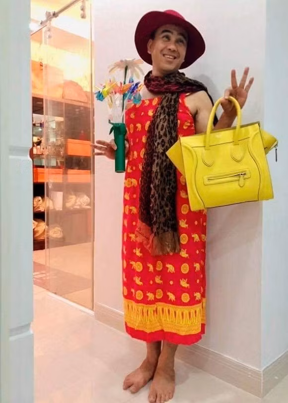 Bieu cam nhi nho khong dung hang cua MC Quyen Linh khien dan mang hung phan