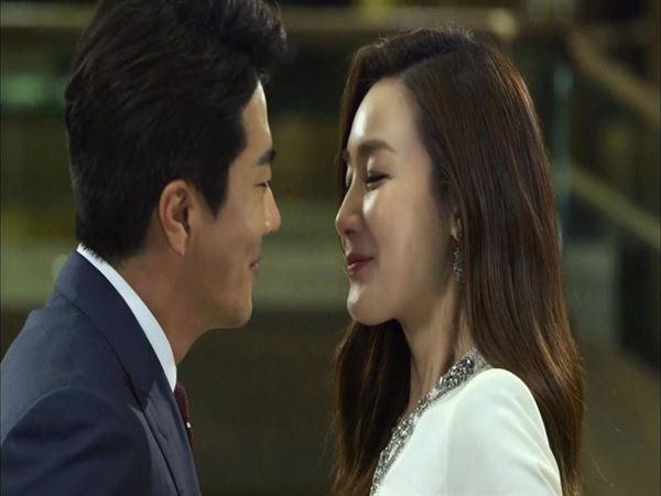 La thu dam nuoc mat gui nguoi cha ngoai tinh, phu bac vo con