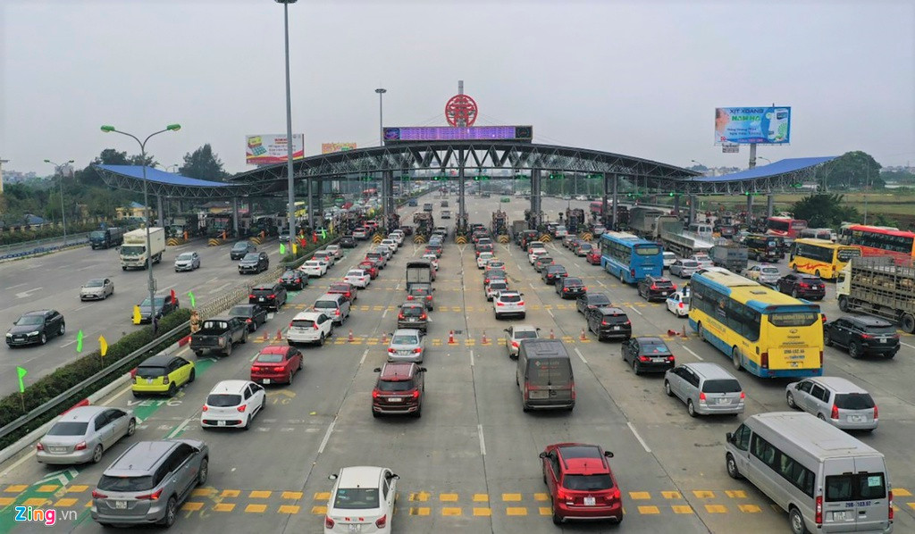 Ben xe dong nghit khach, cua ngo thu do Ha Noi te liet ngay giap Tet