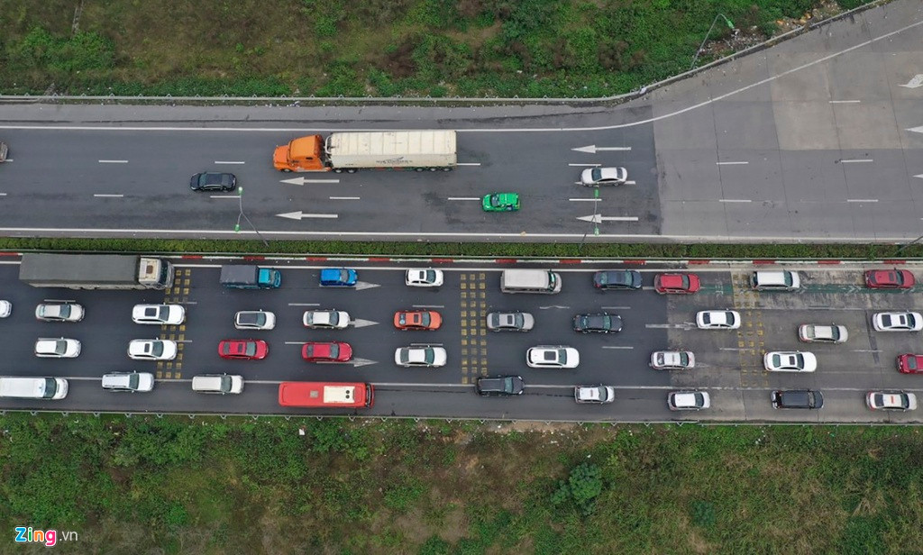 Ben xe dong nghit khach, cua ngo thu do Ha Noi te liet ngay giap Tet-Hinh-2