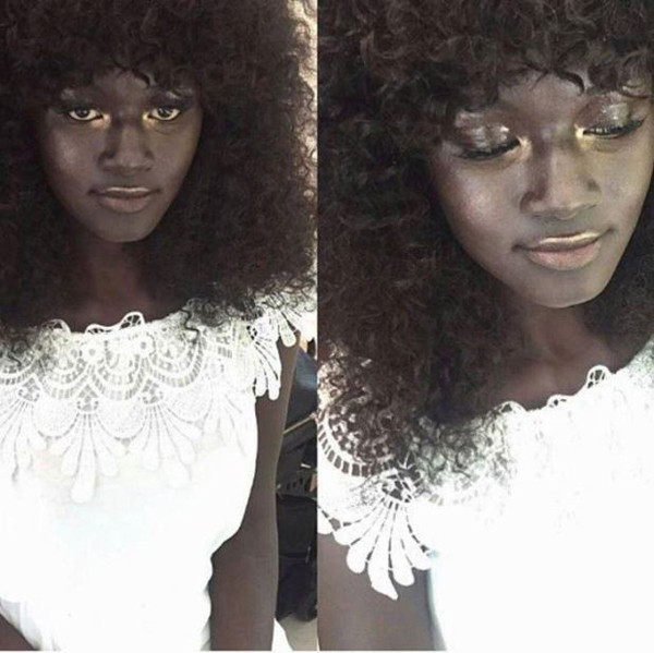 Có thể nói, ngoài năng lực, màu da đen than chính là yếu tố giúp Khoudia nổi bật giữa hàng loạt chân dài. Đây cũng là lý do Khoudia luôn động viên mọi người đừng bao giờ đầu hàng trước số phận.