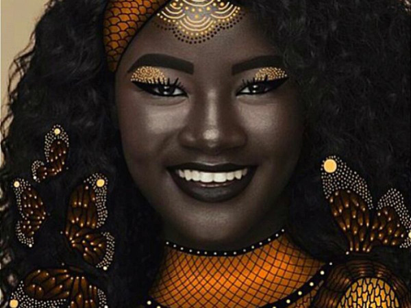 Chính thái độ sống tích cực, tinh thần lạc quan khiến 9X ngày càng được nhiều người yêu mến. Sự thay đổi có tính bước ngoặt khi Khoudia tham gia chụp hình cho chiến dịch tôn vinh da màu The Colored Girl Campaign.