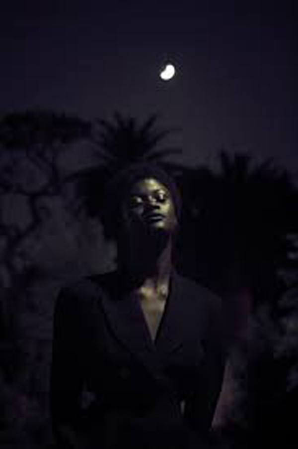 Thông qua câu chuyện của mình, Khoudia hi vọng sẽ gắn kết phụ nữ lại với nhau, giúp họ hiểu hơn về vẻ đẹp tiềm ẩn của mỗi người. Ảnh: Instagram nhân vật.