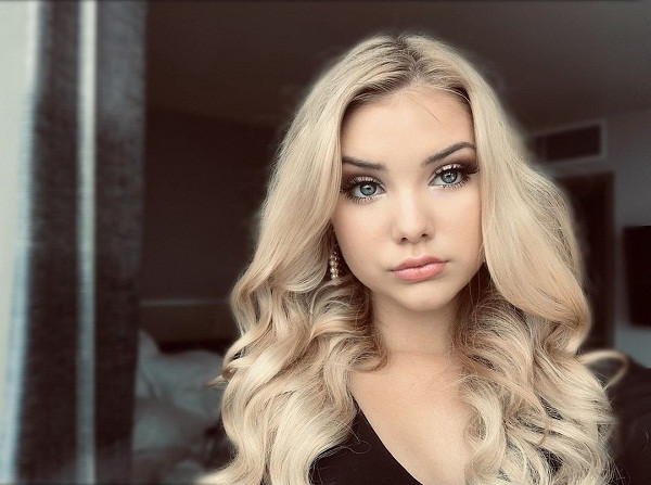 Hoa hậu nhí ngày nào được nhận xét có học lực tốt, đạt thành tích cao tại trường. Cô cũng rất nghiêm túc trong việc học múa tại một trường nghệ thuật chuyên nghiệp tại Mississippi. Khi có thời gian rảnh, Eden Wood sẽ tham gia biểu diễn cho một số sự kiện thời trang được mời.