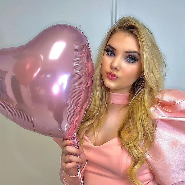 Nổi tiếng quá sớm, chịu áp lực từ dư luận nhiều người lo ngại cô gái nhỏ Eden Wood khó có thể giữ phong độ trong thời gian dài.