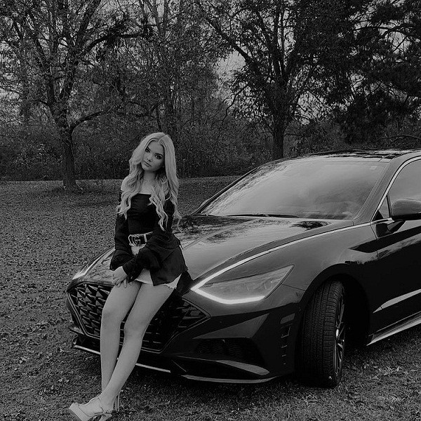 Sở hữu loạt thành tích về nhan sắc song Eden Wood lại nhận không ít bình luận ác ý từ dư luận. Không ít ý kiến cho rằng cô là “trái non chín ép”, “già trước tuổi”.