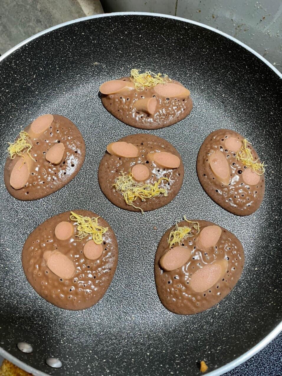 Theo kế hoạch, đây là món bánh Đô rê mon.