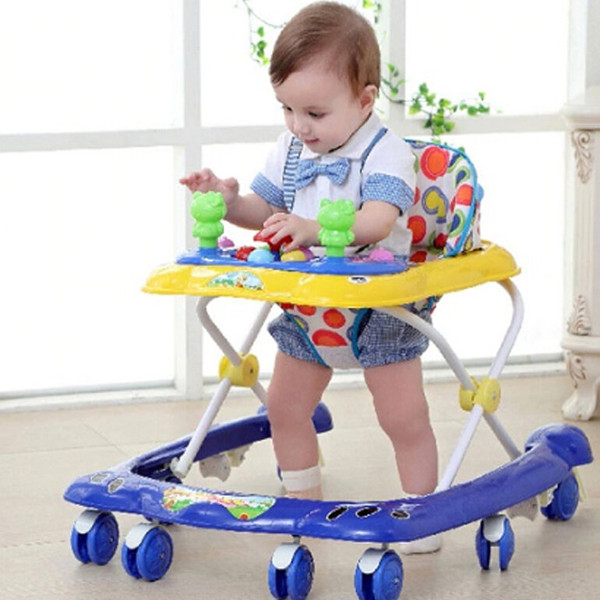 Xe tập đi. Nhiều người nhầm tưởng xe hỗ trợ bé sớm biết đi. Tuy nhiên, chuyên gia cho rằng, chỉ khi bé có khả năng giữ thăng bằng cơ thể mới có thể đi được. Phụ thuộc vào xe tập đi khiến trẻ mất cơ hội làm chủ thăng bằng, không có tác dụng rút ngắn thời gian tập đi.