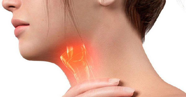 Ngoài ra, nếu cảm thấy như có dị vật trong thực quản, khó nuốt, nóng rát hoặc nghẹn ở vùng xương ức sau ăn cũng cần cảnh giác. Đây đều là biểu hiện ban đầu của căn bệnh ung thư thực quản và ung thư thanh quản.