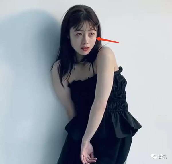 Đặc biệt, thói quen thức khuya cũng được xem là nguyên nhân tàn phá nhan sắc của thiếu nữ tuổi đôi mươi. Theo báo chí Nhật Bản, Hashimoto có niềm đam mê mạt chược. Cô thường rủ bạn bè chơi thâu đêm suốt sáng. Nếu không chơi với bạn, Hashimoto sẽ ôm điện thoại di động và chơi với ứng dụng mạt chược cả ngày.