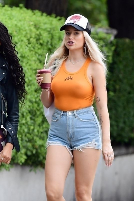 Quyết nói không với nội y.