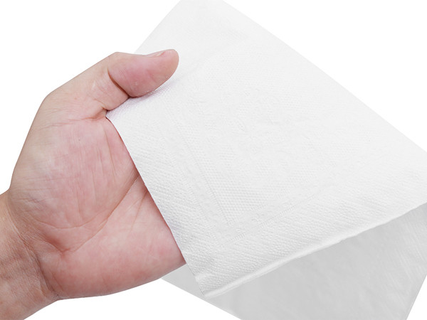 Tuy nhiên, giấy quá trắng có chứa nhiều chất tẩy và huỳnh quang. Trẻ dùng loại giấy này trong thời gian dài có thể đối diện với các vấn đề sức khỏe. Chẳng hạn, nó ảnh hưởng đến trí thông minh và sức đề kháng tổng thể.